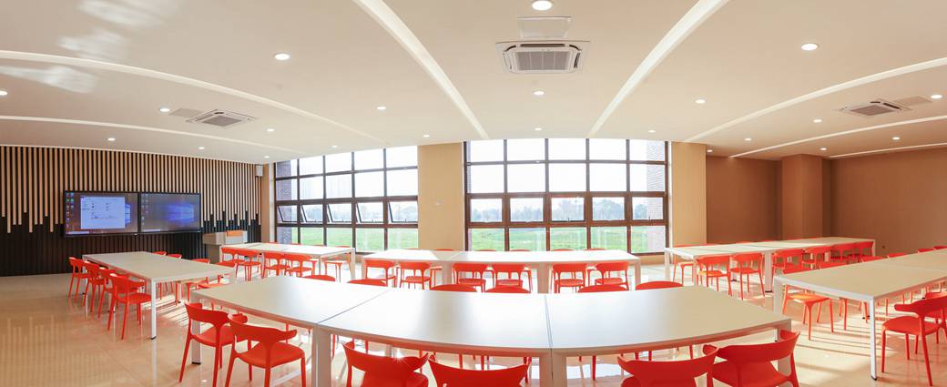 欧冠官网中文版入口启用建筑信息与仿真实验中心 师生足不出户“上工地”