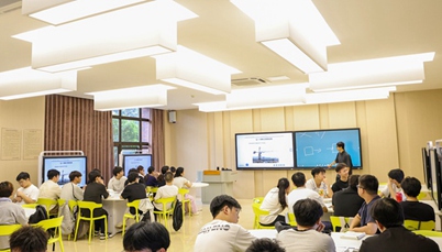 新学期开课首日 教学秩序井然