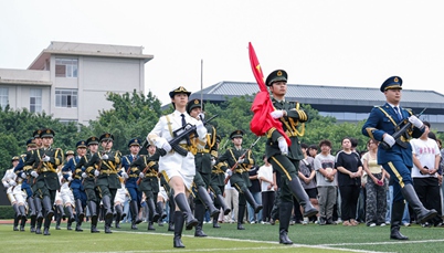 国旗下的开学“第一课”：以青春之名，担时代之责